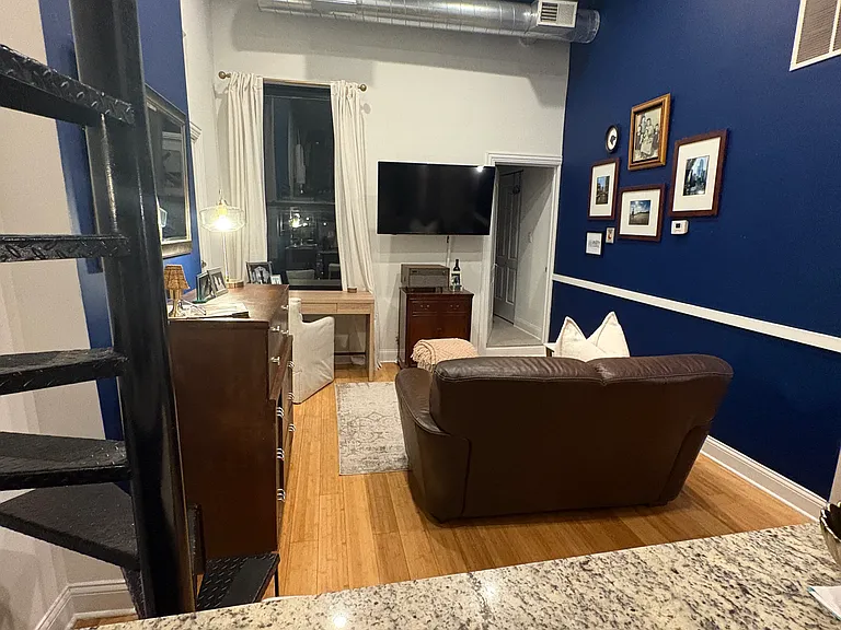 53 W Burton Pl #2M — Photo 5