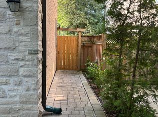 81 Chestnut Hills Pkwy, Toronto, ON M9A3R1