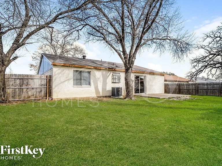 7000 Wildbriar Ct E — Photo 15