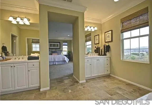 1056 Breakaway Dr — Photo 10