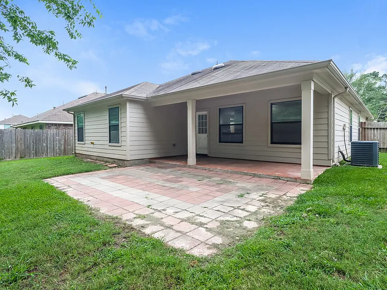 2815 Lexington Park Dr — Photo 16