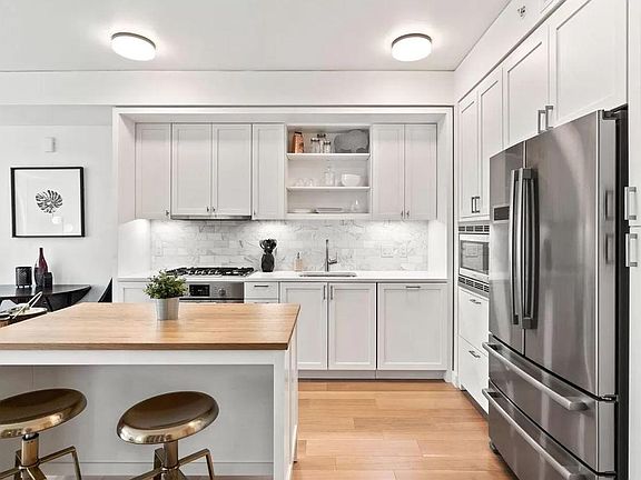 3rd image of 1750 Wewatta St Unit 527