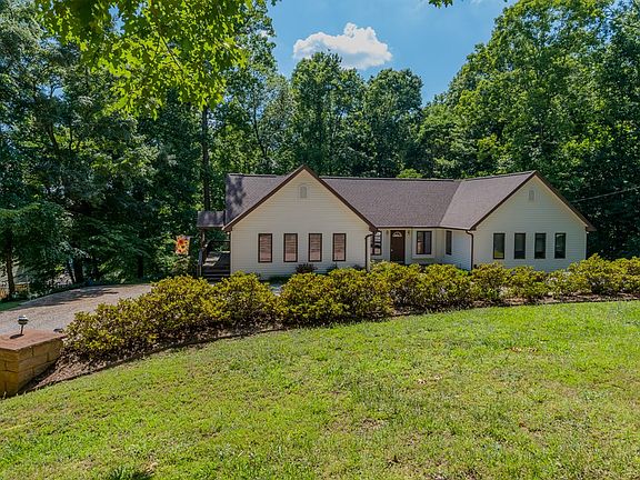 5th image of 338 Hicks Dr