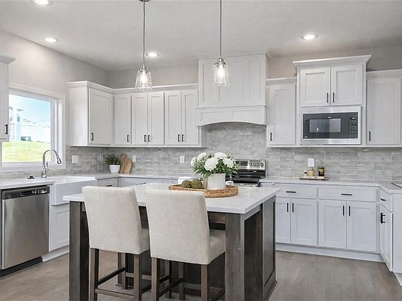 5th image of 6100 Barth Rd