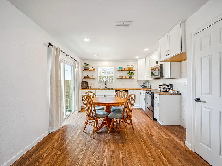 1485 N McCart St — Photo 7