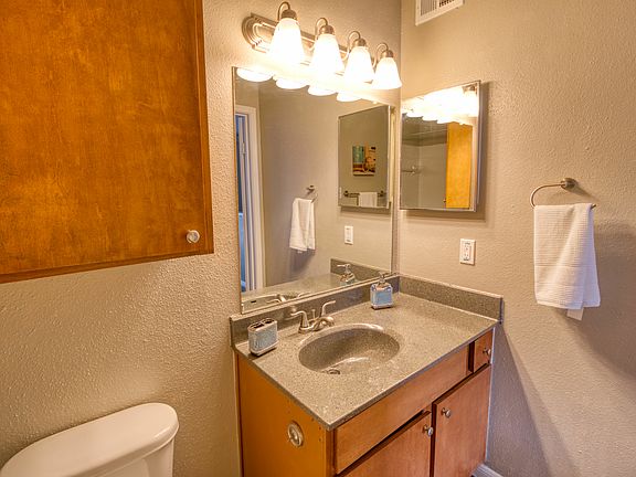 5th image of 5700 N Knl #1608
