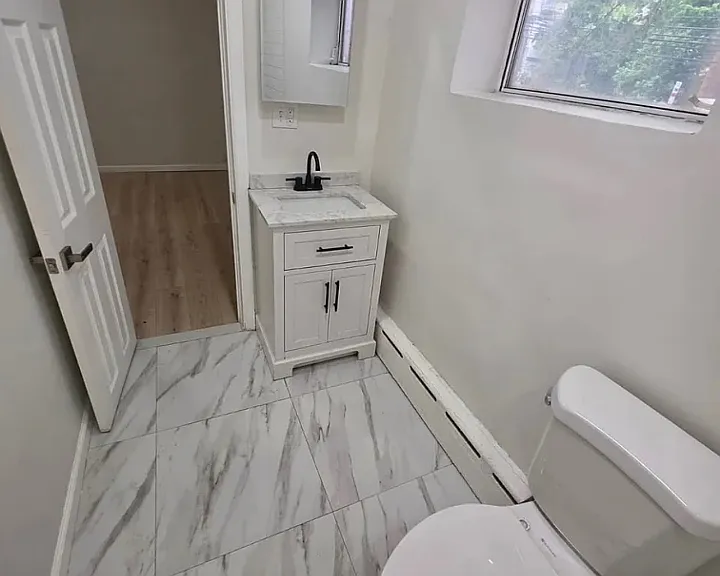 83 S 12th St #1L — Photo 3