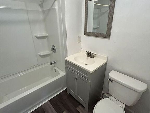 2nd image of 3220 O St