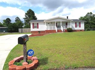 1920 McGregor Dr, Raeford, NC 28376
