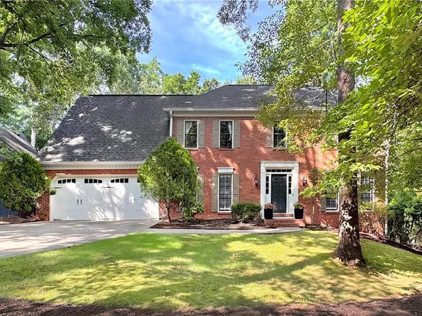 335 Woodchuck Ct, Roswell, GA 30076