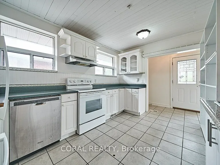 213 Cabot St — Photo 8