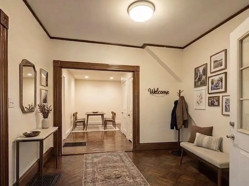 10 Alcott St #1