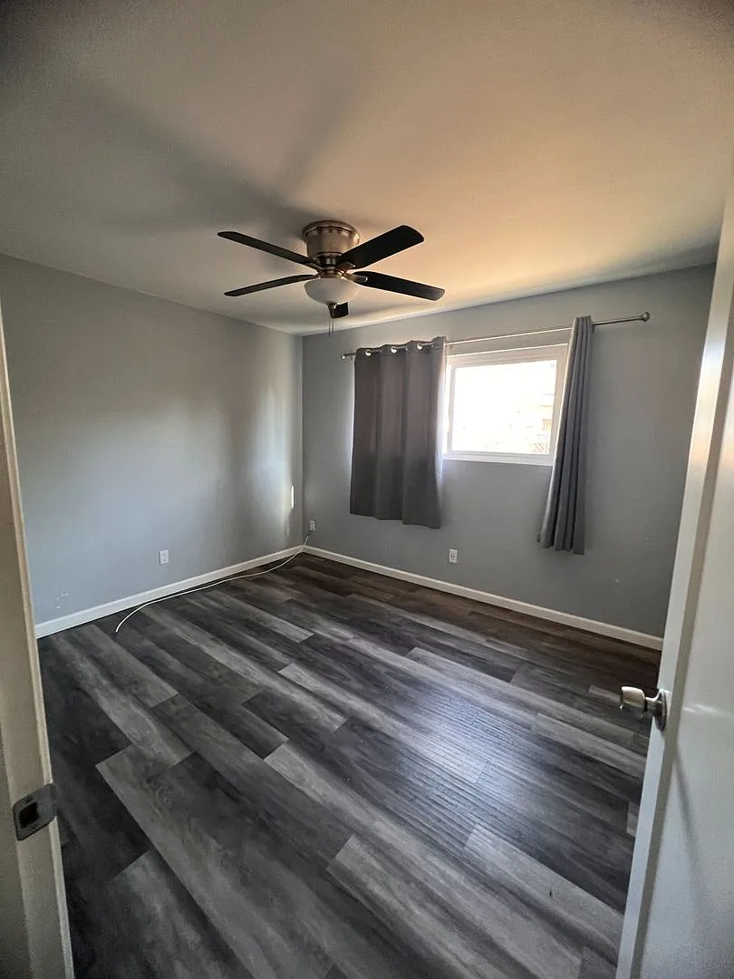 729 N. Floral St — Photo 4