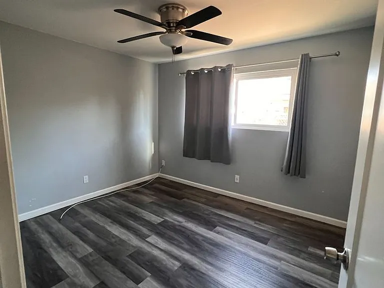 729 N Floral St — Photo 4