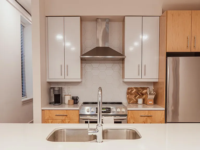 1508 Race St #1R — Photo 11