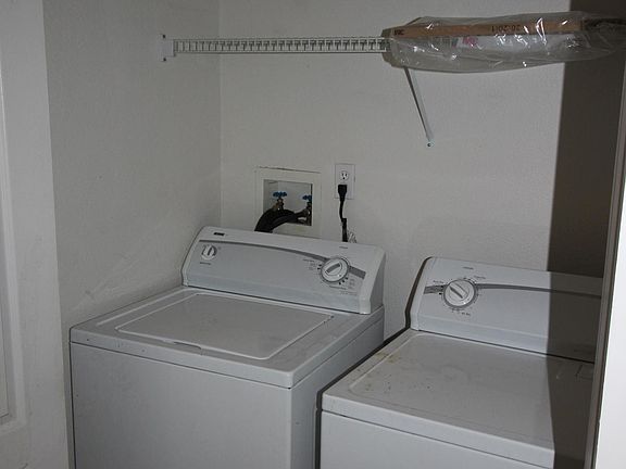 4th image of 3238 Emanuel Dr #3238