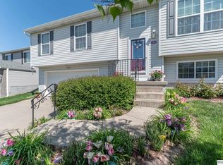 10902 Potter St, Omaha, NE 68142