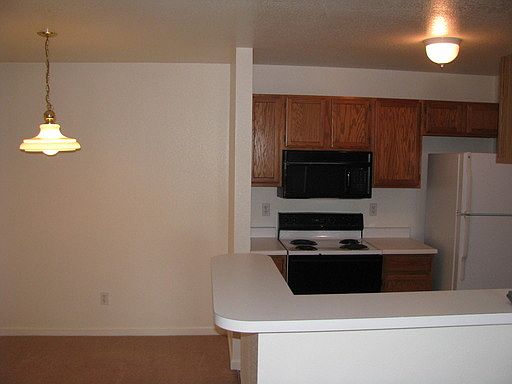 4th image of 2820 17th Ave APT 205