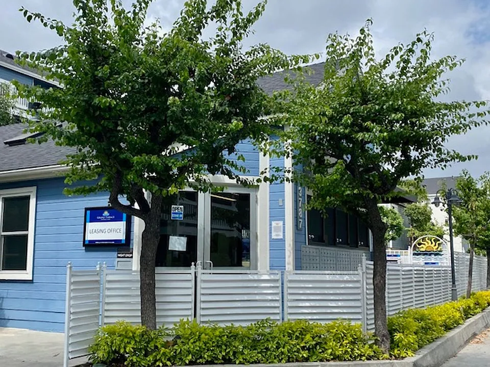 The Grand Terrace Apartments