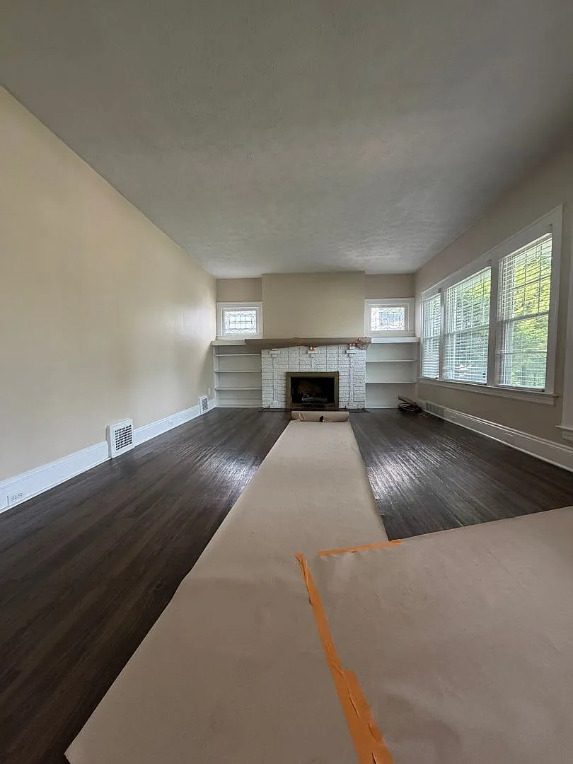 Charming 5 Bedroom 13048 Cedar — Photo 4