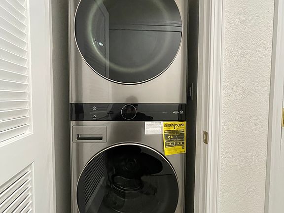 4th image of 989 Franklin St APT 623