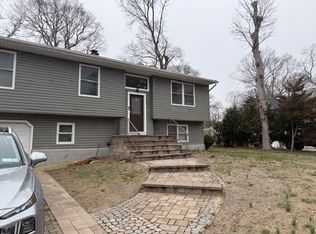 80 Main Ave, Centereach, NY 11720