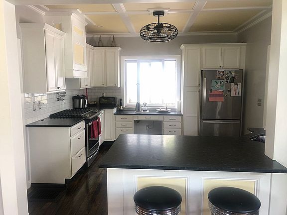 5th image of 1147 Washington Ave