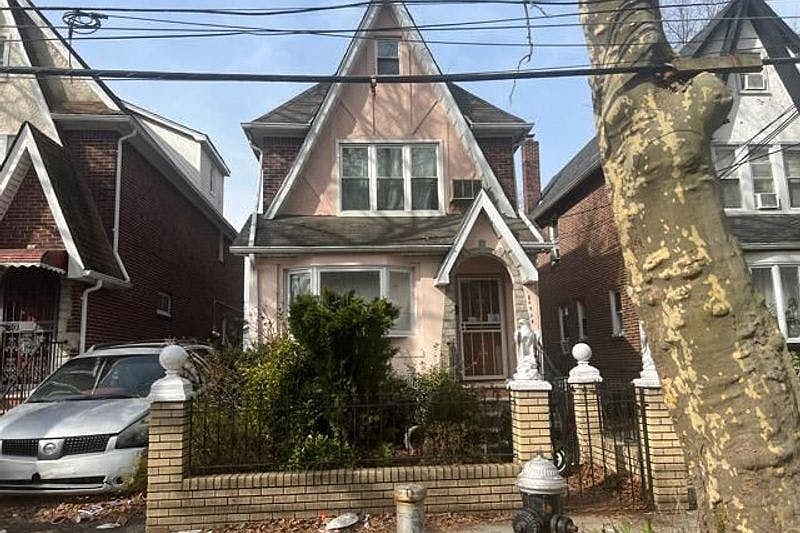 1st image of 109-30 202nd St
