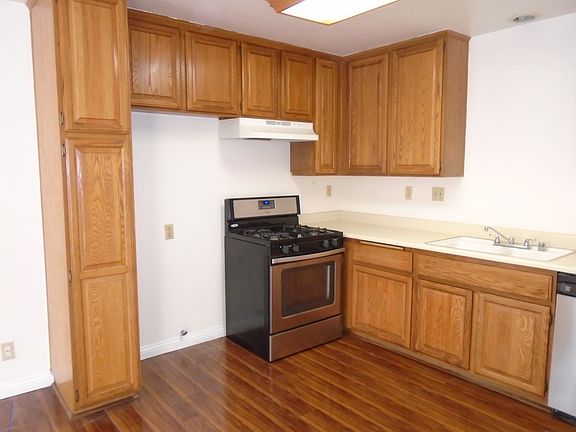 3rd image of 239 W Dexter St APT A