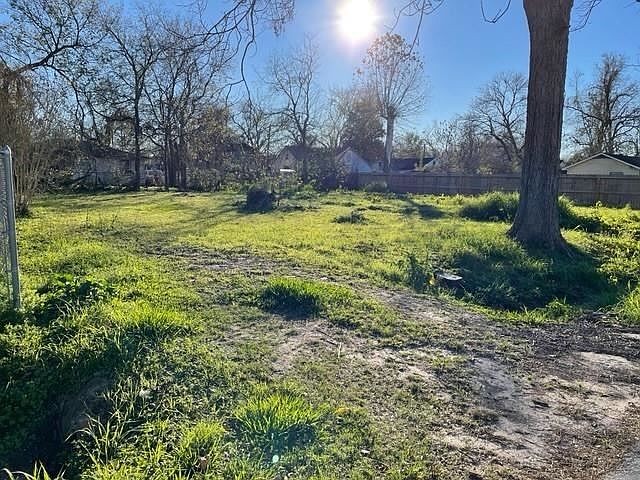 2nd image of 4828 Sayers St