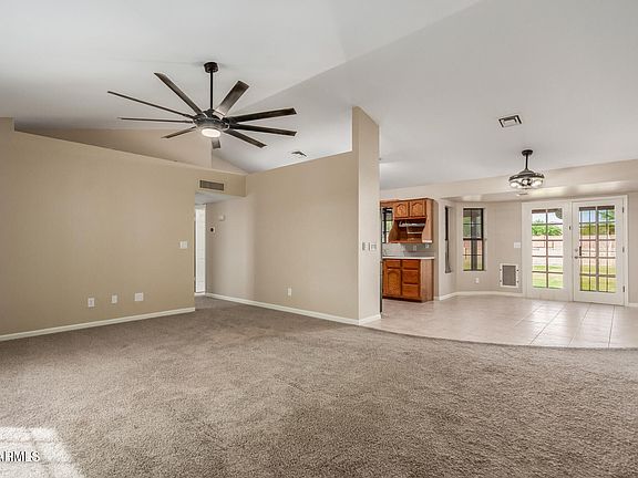 5th image of 22038 W HILTON Avenue