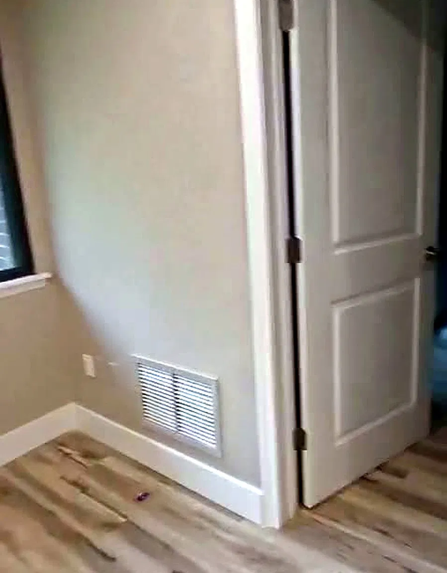 3 bed, 1100 sqft, $3,100 — Photo 4