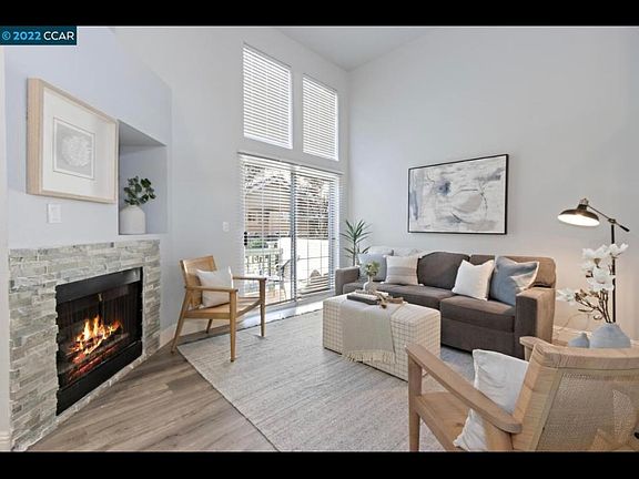 3rd image of 205 Swan Ct