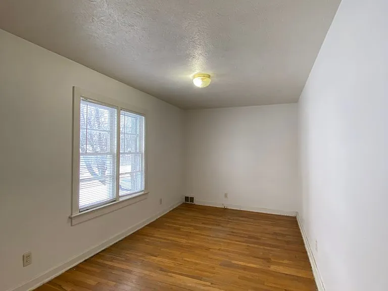 748 N Lake St — Photo 23