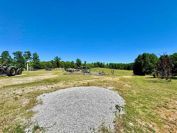 2nd image of 957 County Road 306