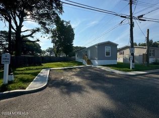 5 Robin Rd, Keansburg, NJ 07734