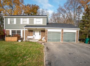 6852 Whisper Oaks Ct, Indianapolis, IN