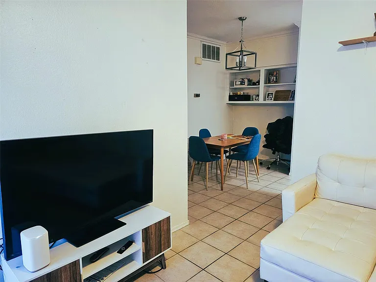 921 Marine Dr #214 — Photo 3