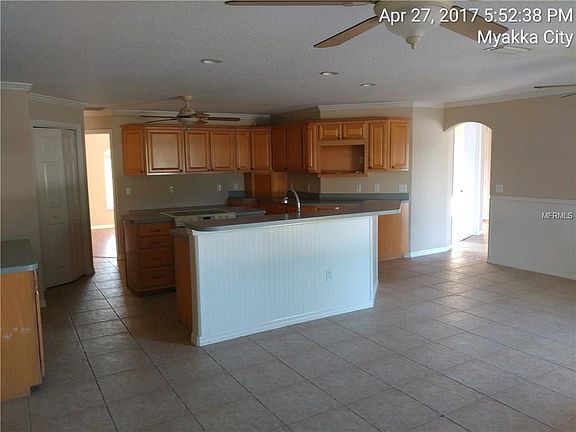 5th image of 7515 261st St E