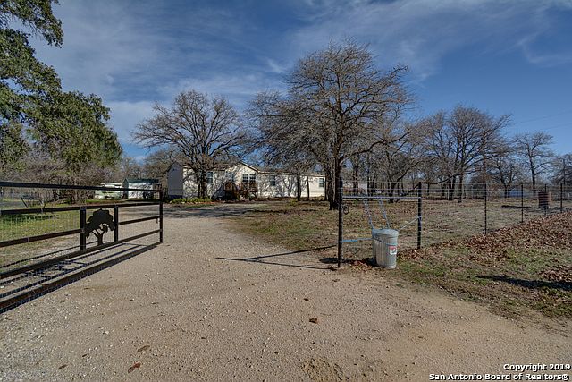 1st image of 334 Sandy Oaks Dr