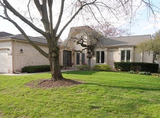 5129 Woodlands Ln, Bloomfield Hills, MI