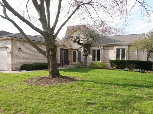 5129 Woodlands Ln, Bloomfield Hills, MI 48302