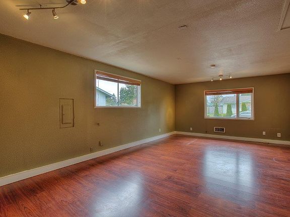 4th image of 17208 5th Avenue Ct E