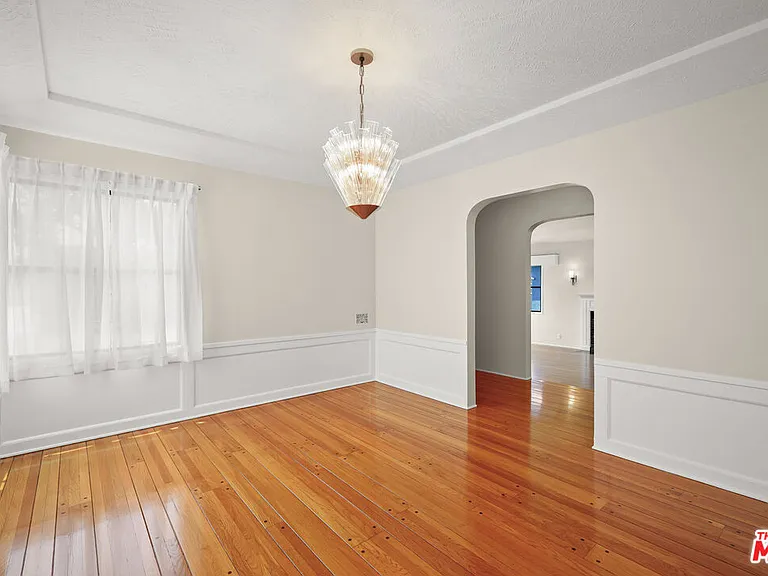 3960 Welland Ave — Photo 5