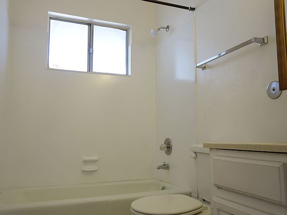 4th image of 2505 N Dodge Blvd #De2505-d1