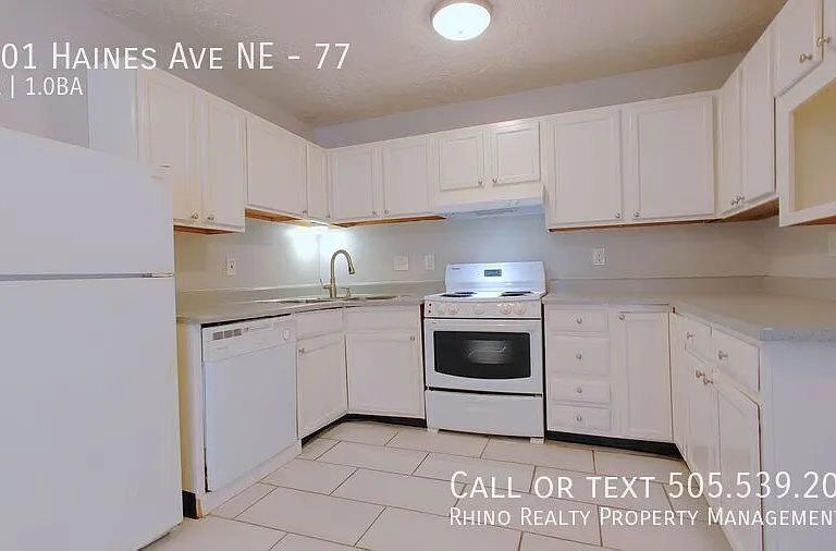 Home @ Uptown — Photo 4