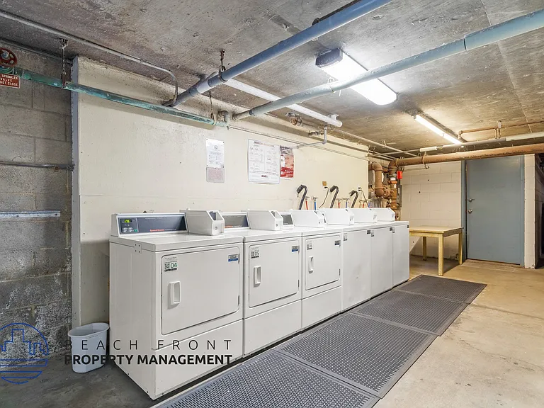 722 S. Broadway — Photo 15
