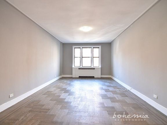3rd image of 3660 Waldo Ave #L4
