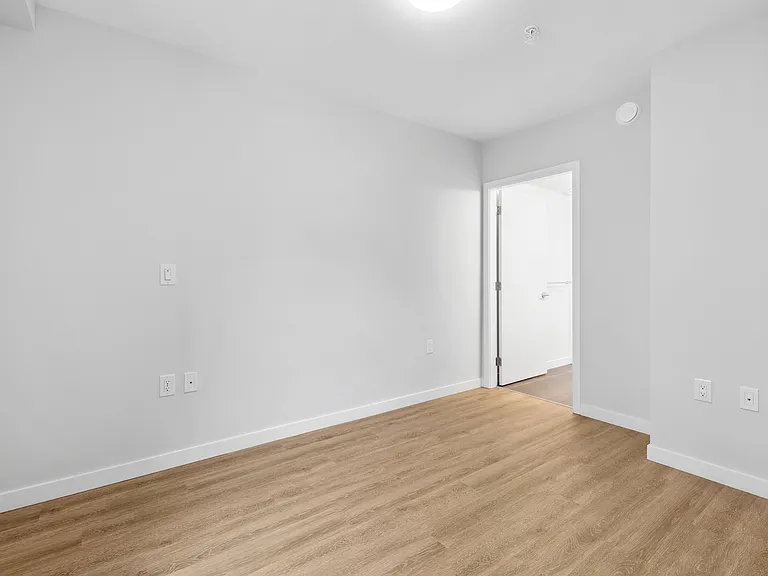 3435 Sawmill Cres — Photo 50