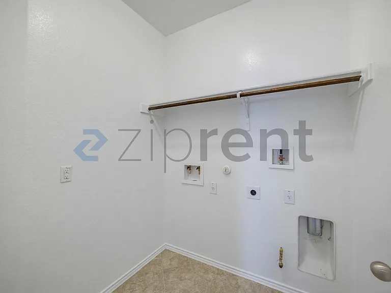 222 Noddy Rd — Photo 25
